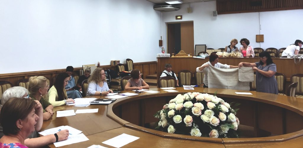 В государственном учреждении «Республиканский культурно-просветительный центр» Управления делами Президента Республики Беларусь 21 августа 2024 года состоялось заседание экспертной комиссии по отнесению продукции к изделиям народных художественных ремесел.