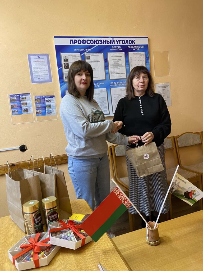 ОАО "Белхудожкерамика " поздравила людей почетного возраста с Днём пожилых людей